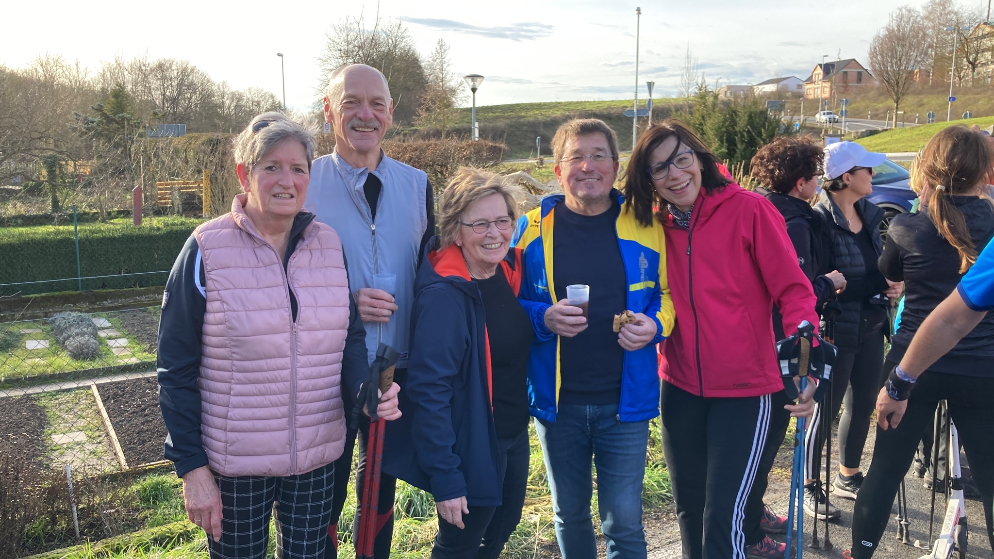 Die teilnehmenden Walker:innen der LG Würzburg beim Silvesterlauf in Estenfeld (Foto: Hoffmann)